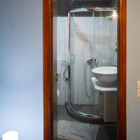 Andriannas Apartment-parking Lot Included Apartment *