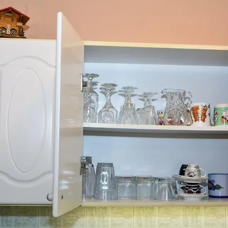 Andriannas Apartment-parking Lot Included *